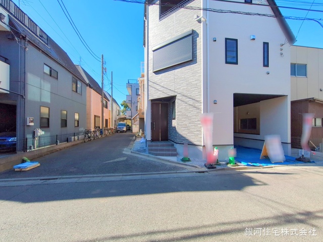 G00358521 東京都江戸川区南小岩２丁目 新築一戸建て 5588万円 土地面積63.53m² (約19.21坪) 建物面積108.92m² (約32.94坪) 間取り４ＬＤＫ 築年月2025年01月(築１年以内)【外観13】