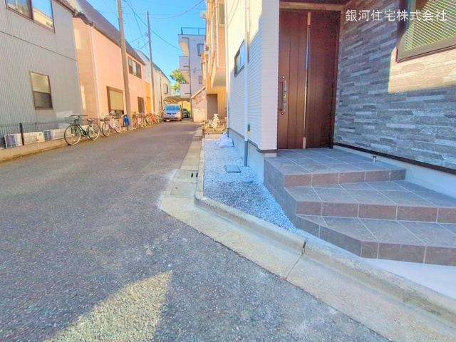 G00358521 東京都江戸川区南小岩２丁目 新築一戸建て 5588万円 土地面積63.53m² (約19.21坪) 建物面積108.92m² (約32.94坪) 間取り４ＬＤＫ 築年月2025年01月(築１年以内)【外観18】