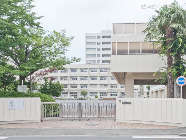 G00360564 神奈川県横浜市神奈川区平川町 中古マンション 6780万円 専有面積79.60m² (約24.07坪) 間取り２ＬＤＫ 所在階1階 築年月1982年01月(築43年)【周辺環境】横浜市立二谷小学校