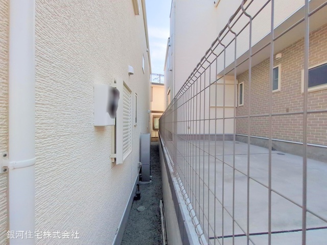 G00361044 神奈川県横浜市港南区大久保３丁目 新築一戸建て 4980万円 土地面積101.59m² (約30.73坪) 建物面積101.75m² (約30.77坪) 間取り３ＬＤＫ 築年月2025年03月(築１年以内)【外観9】
