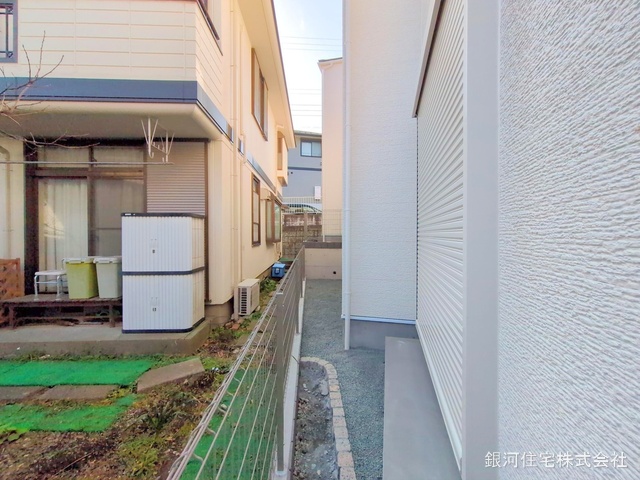 G00361044 神奈川県横浜市港南区大久保３丁目 新築一戸建て 4980万円 土地面積101.59m² (約30.73坪) 建物面積101.75m² (約30.77坪) 間取り３ＬＤＫ 築年月2025年03月(築１年以内)【外観10】