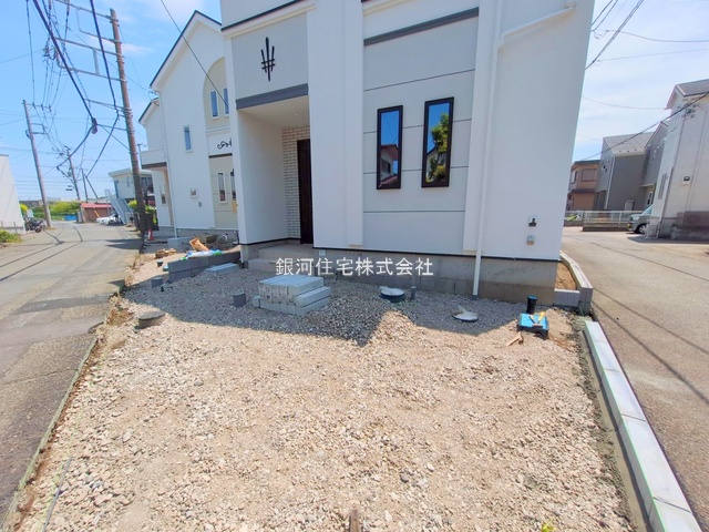 G00361077 神奈川県高座郡寒川町小谷３丁目 新築一戸建て 3380万円 土地面積100.35m² (約30.35坪) 建物面積99.37m² (約30.05坪) 間取り４ＬＤＫ 築年月2025年06月【外観10】
