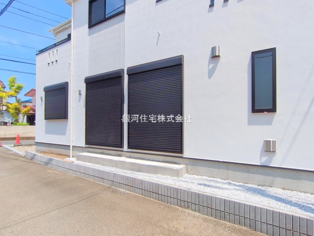 G00361077 神奈川県高座郡寒川町小谷３丁目 新築一戸建て 3380万円 土地面積100.35m² (約30.35坪) 建物面積99.37m² (約30.05坪) 間取り４ＬＤＫ 築年月2025年06月【外観17】