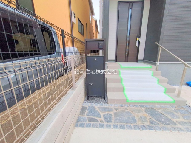 G00362915 埼玉県さいたま市南区大字大谷口 新築一戸建て 3680万円 土地面積94.23m² (約28.50坪) 建物面積105.30m² (約31.85坪) 間取り３ＬＤＫ 築年月2025年04月(築１年以内)【外観8】
