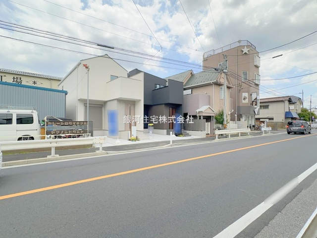 G00365953 埼玉県川口市中青木５丁目 中古一戸建て 4590万円 土地面積88.02m² (約26.62坪) 建物面積90.68m² (約27.43坪) 間取り３ＬＤＫ 築年月2024年05月(築1年)【外観3】