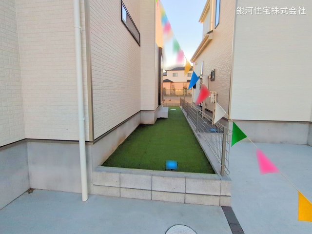 G00368208 千葉県船橋市三山６丁目 新築一戸建て 2890万円 土地面積107.74m² (約32.59坪) 建物面積97.71m² (約29.55坪) 間取り４ＬＤＫ 築年月2024年10月(築１年以内)【外観10】