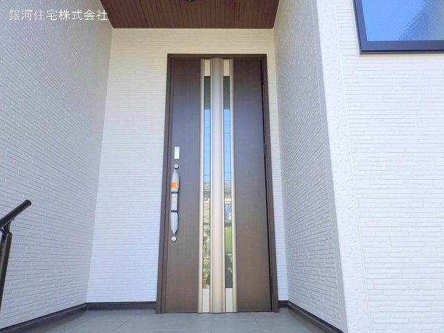 G00368218 神奈川県藤沢市石川５丁目 新築一戸建て 4780万円 土地面積141.47m² (約42.79坪) 建物面積112.20m² (約33.94坪) 間取り４ＬＤＫ 築年月2025年02月(築１年以内)【外観4】