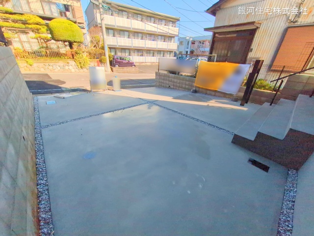G00368218 神奈川県藤沢市石川５丁目 新築一戸建て 4780万円 土地面積141.47m² (約42.79坪) 建物面積112.20m² (約33.94坪) 間取り４ＬＤＫ 築年月2025年02月(築１年以内)【外観9】