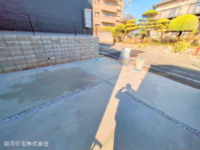 G00368218 神奈川県藤沢市石川５丁目 新築一戸建て 4780万円 土地面積141.47m² (約42.79坪) 建物面積112.20m² (約33.94坪) 間取り４ＬＤＫ 築年月2025年02月(築１年以内)【外観11】