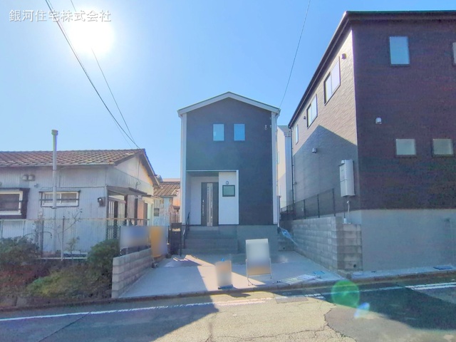 G00368218 神奈川県藤沢市石川５丁目 新築一戸建て 4780万円 土地面積141.47m² (約42.79坪) 建物面積112.20m² (約33.94坪) 間取り４ＬＤＫ 築年月2025年02月(築１年以内)【外観18】