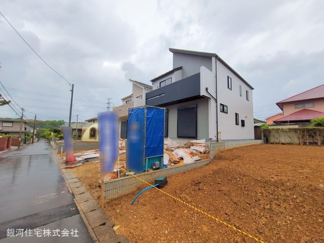 G00368237 千葉県四街道市旭ヶ丘４丁目 新築一戸建て 3180万円 土地面積124.74m² (約37.73坪) 建物面積100.19m² (約30.30坪) 間取り４ＬＤＫ 築年月2025年06月【外観13】