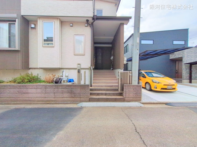 G00368250 埼玉県川越市旭町３丁目 新築一戸建て 3890万円 土地面積74.55m² (約22.55坪) 建物面積114.67m² (約34.68坪) 間取り４ＬＤＫ 築年月2025年02月(築１年以内)【外観7】