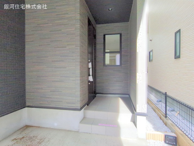 G00368250 埼玉県川越市旭町３丁目 新築一戸建て 3890万円 土地面積74.55m² (約22.55坪) 建物面積114.67m² (約34.68坪) 間取り４ＬＤＫ 築年月2025年02月(築１年以内)【外観10】