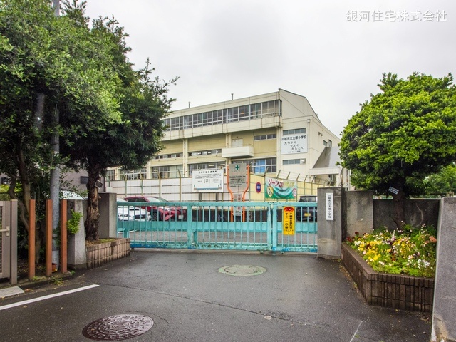 G00368250 埼玉県川越市旭町３丁目 新築一戸建て 3890万円 土地面積74.55m² (約22.55坪) 建物面積114.67m² (約34.68坪) 間取り４ＬＤＫ 築年月2025年02月(築１年以内)【周辺環境】川越市立大塚小学校