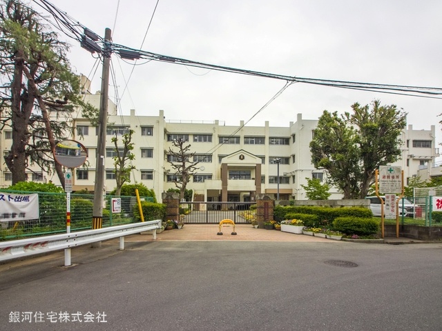 G00368250 埼玉県川越市旭町３丁目 新築一戸建て 3890万円 土地面積74.55m² (約22.55坪) 建物面積114.67m² (約34.68坪) 間取り４ＬＤＫ 築年月2025年02月(築１年以内)【周辺環境】川越市立城南中学校