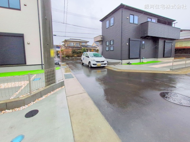 G00368261 神奈川県小田原市栢山 新築一戸建て 2499万円 土地面積120.92m² (約36.57坪) 建物面積99.15m² (約29.99坪) 間取り４ＬＤＫ 築年月2025年01月(築１年以内)【外観12】