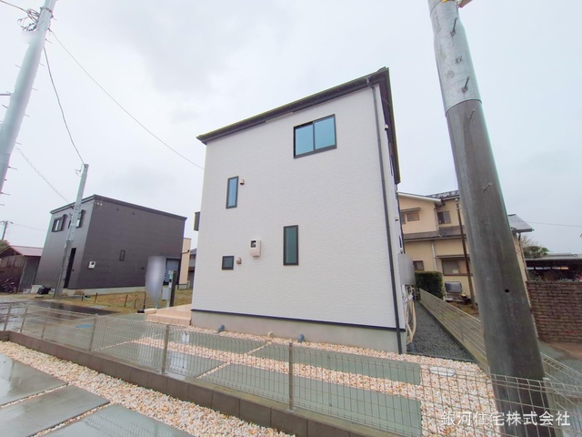 G00368261 神奈川県小田原市栢山 新築一戸建て 2499万円 土地面積120.92m² (約36.57坪) 建物面積99.15m² (約29.99坪) 間取り４ＬＤＫ 築年月2025年01月(築１年以内)【外観16】