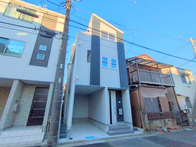 G00368268 神奈川県川崎市川崎区小田４丁目 新築一戸建て 4500万円 土地面積50.24m² (約15.19坪) 建物面積92.60m² (約28.01坪) 築年月2024年12月(築１年以内)【外観2】