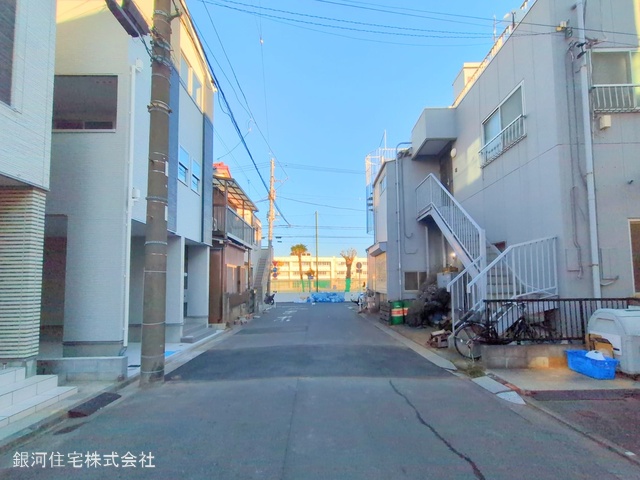 G00368268 神奈川県川崎市川崎区小田４丁目 新築一戸建て 4500万円 土地面積50.24m² (約15.19坪) 建物面積92.60m² (約28.01坪) 築年月2024年12月(築１年以内)【外観13】