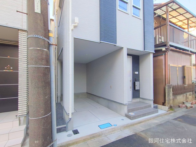 G00368268 神奈川県川崎市川崎区小田４丁目 新築一戸建て 4500万円 土地面積50.24m² (約15.19坪) 建物面積92.60m² (約28.01坪) 築年月2024年12月(築１年以内)【外観17】