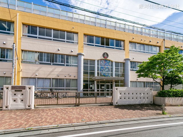 G00368268 神奈川県川崎市川崎区小田４丁目 新築一戸建て 4500万円 土地面積50.24m² (約15.19坪) 建物面積92.60m² (約28.01坪) 築年月2024年12月(築１年以内)【周辺環境】川崎市立小田小学校