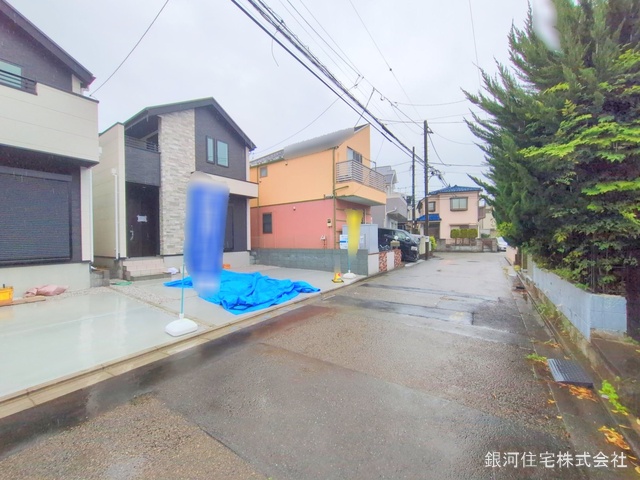 G00368283 東京都府中市四谷３丁目 新築一戸建て 6090万円 土地面積140.67m² (約42.55坪) 建物面積104.98m² (約31.75坪) 間取り４ＬＤＫ 築年月2025年05月【外観3】