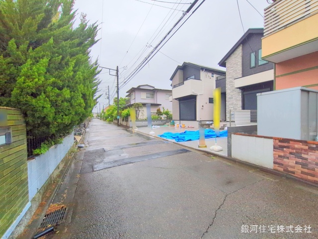 G00368283 東京都府中市四谷３丁目 新築一戸建て 6090万円 土地面積140.67m² (約42.55坪) 建物面積104.98m² (約31.75坪) 間取り４ＬＤＫ 築年月2025年05月【外観9】