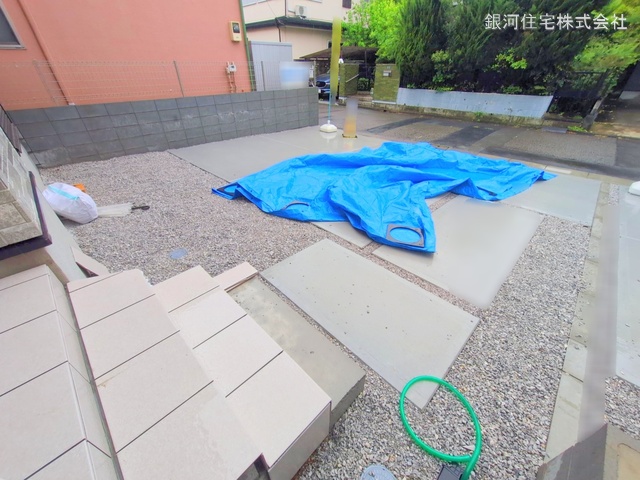 G00368283 東京都府中市四谷３丁目 新築一戸建て 6090万円 土地面積140.67m² (約42.55坪) 建物面積104.98m² (約31.75坪) 間取り４ＬＤＫ 築年月2025年05月【外観11】