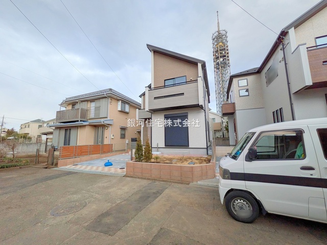 G00372250 東京都西東京市芝久保町５丁目 新築一戸建て 4680万円 土地面積100.15m² (約30.29坪) 建物面積79.48m² (約24.04坪) 間取り３ＬＤＫ 築年月2025年01月(築１年以内)【外観10】
