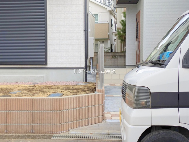 G00372250 東京都西東京市芝久保町５丁目 新築一戸建て 4680万円 土地面積100.15m² (約30.29坪) 建物面積79.48m² (約24.04坪) 間取り３ＬＤＫ 築年月2025年01月(築１年以内)【外観11】