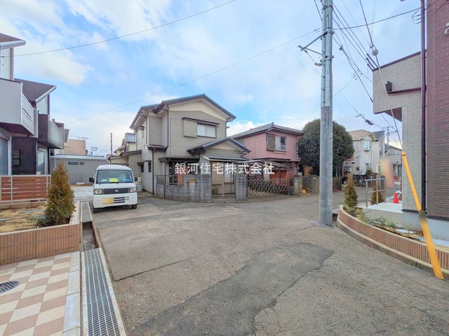 G00372250 東京都西東京市芝久保町５丁目 新築一戸建て 4680万円 土地面積100.15m² (約30.29坪) 建物面積79.48m² (約24.04坪) 間取り３ＬＤＫ 築年月2025年01月(築１年以内)【外観13】