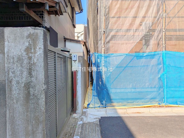 G00372619 東京都西東京市保谷町６丁目 新築一戸建て 4580万円 土地面積74.55m² (約22.55坪) 建物面積74.31m² (約22.47坪) 間取り３ＬＤＫ 築年月2025年07月【外観8】