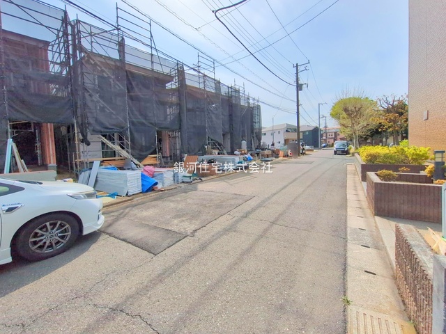 G00373475 千葉県船橋市薬円台３丁目 新築一戸建て 4390万円 土地面積110.00m² (約33.27坪) 建物面積101.02m² (約30.55坪) 間取り３ＳＬＤＫ 築年月2025年06月【外観18】