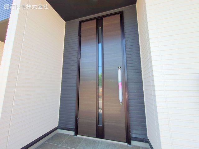 G00373511 埼玉県川口市芝下３丁目 新築一戸建て 4199万円 土地面積55.26m² (約16.71坪) 建物面積105.66m² (約31.96坪) 間取り３ＬＤＫ 築年月2025年04月(築１年以内)【外観5】