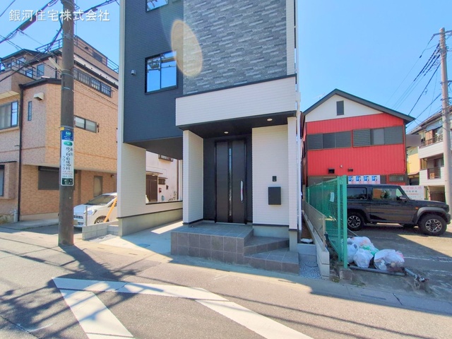 G00373511 埼玉県川口市芝下３丁目 新築一戸建て 4199万円 土地面積55.26m² (約16.71坪) 建物面積105.66m² (約31.96坪) 間取り３ＬＤＫ 築年月2025年04月(築１年以内)【外観6】