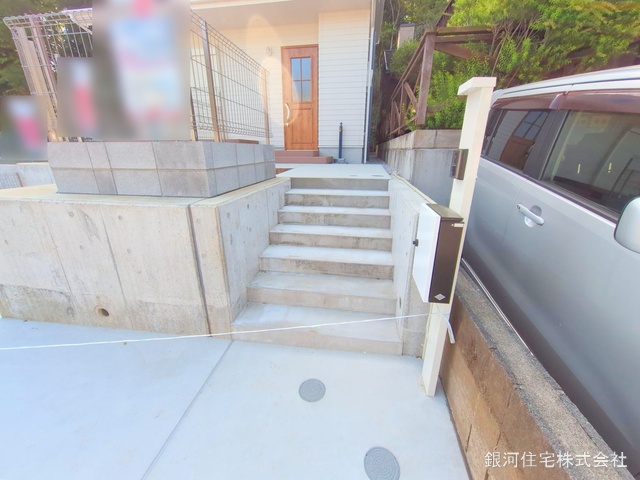 G00373549 東京都武蔵村山市中央３丁目 新築一戸建て 3630万円 土地面積141.15m² (約42.69坪) 建物面積92.53m² (約27.99坪) 間取り３ＬＤＫ 築年月2025年01月(築１年以内)【外観10】
