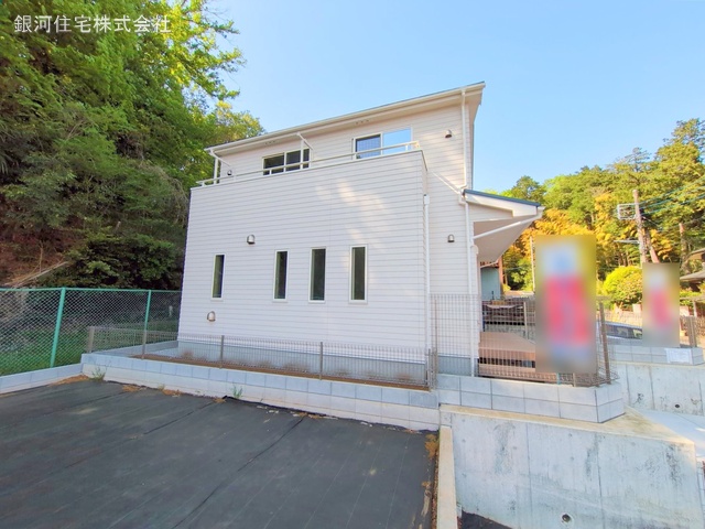 G00373549 東京都武蔵村山市中央３丁目 新築一戸建て 3630万円 土地面積141.15m² (約42.69坪) 建物面積92.53m² (約27.99坪) 間取り３ＬＤＫ 築年月2025年01月(築１年以内)【外観16】