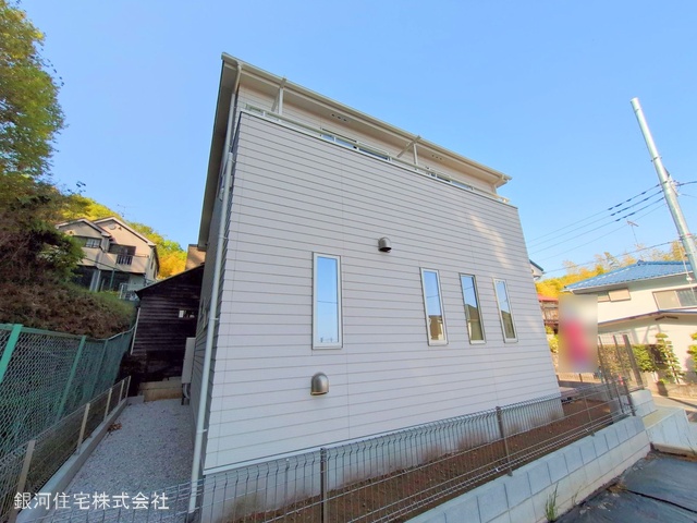 G00373549 東京都武蔵村山市中央３丁目 新築一戸建て 3630万円 土地面積141.15m² (約42.69坪) 建物面積92.53m² (約27.99坪) 間取り３ＬＤＫ 築年月2025年01月(築１年以内)【外観17】