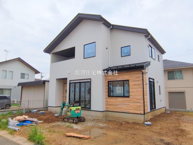 G00374751 千葉県木更津市羽鳥野５丁目 新築一戸建て 3899万円 土地面積217.82m² (約65.89坪) 建物面積112.79m² (約34.11坪) 間取り４ＬＤＫ 築年月2025年06月(築１年以内)【外観4】