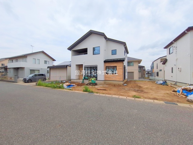 G00374751 千葉県木更津市羽鳥野５丁目 新築一戸建て 3899万円 土地面積217.82m² (約65.89坪) 建物面積112.79m² (約34.11坪) 間取り４ＬＤＫ 築年月2025年06月(築１年以内)【外観5】