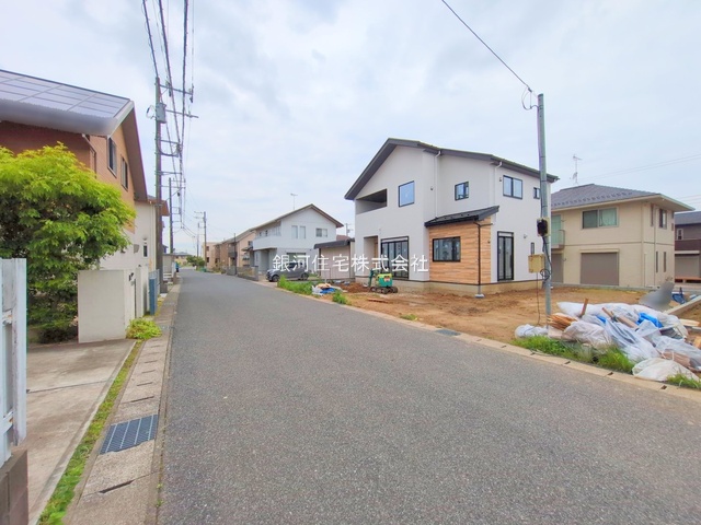 G00374751 千葉県木更津市羽鳥野５丁目 新築一戸建て 3899万円 土地面積217.82m² (約65.89坪) 建物面積112.79m² (約34.11坪) 間取り４ＬＤＫ 築年月2025年06月(築１年以内)【外観6】