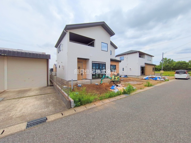 G00374751 千葉県木更津市羽鳥野５丁目 新築一戸建て 3899万円 土地面積217.82m² (約65.89坪) 建物面積112.79m² (約34.11坪) 間取り４ＬＤＫ 築年月2025年06月(築１年以内)【外観9】