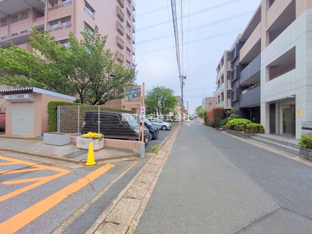 G00374835 千葉県市川市幸２丁目 中古マンション 2680万円 専有面積62.86m² (約19.01坪) 間取り２ＬＤＫ 所在階12階 築年月1978年04月(築47年)【外観7】