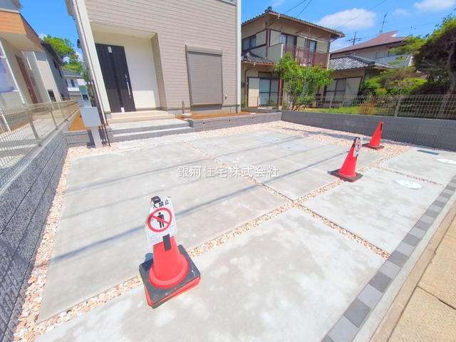 G00374837 千葉県市川市中国分５丁目 新築一戸建て 4780万円 土地面積156.59m² (約47.36坪) 建物面積99.57m² (約30.11坪) 間取り４ＬＤＫ 築年月2025年05月(築１年以内)【外観5】