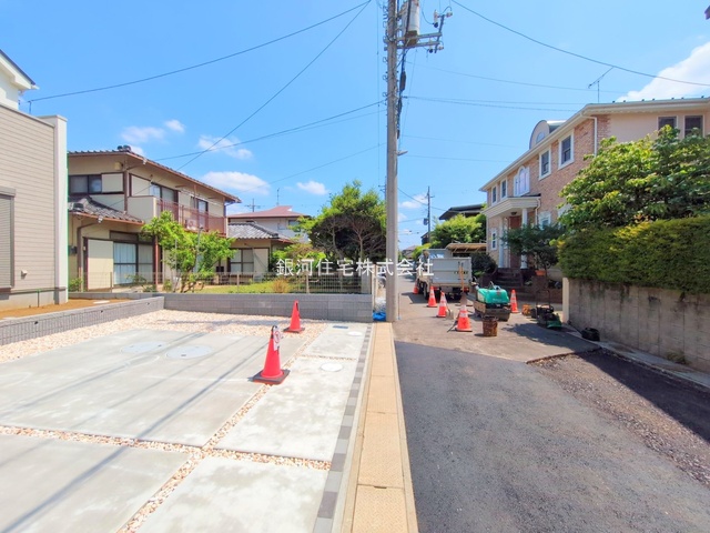 G00374837 千葉県市川市中国分５丁目 新築一戸建て 4780万円 土地面積156.59m² (約47.36坪) 建物面積99.57m² (約30.11坪) 間取り４ＬＤＫ 築年月2025年05月(築１年以内)【外観15】