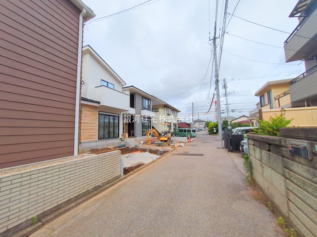 G00374952 千葉県船橋市習志野２丁目 新築一戸建て 4099万円 土地面積118.71m² (約35.90坪) 建物面積105.92m² (約32.04坪) 間取り３ＳＬＤＫ 築年月2025年08月【外観3】