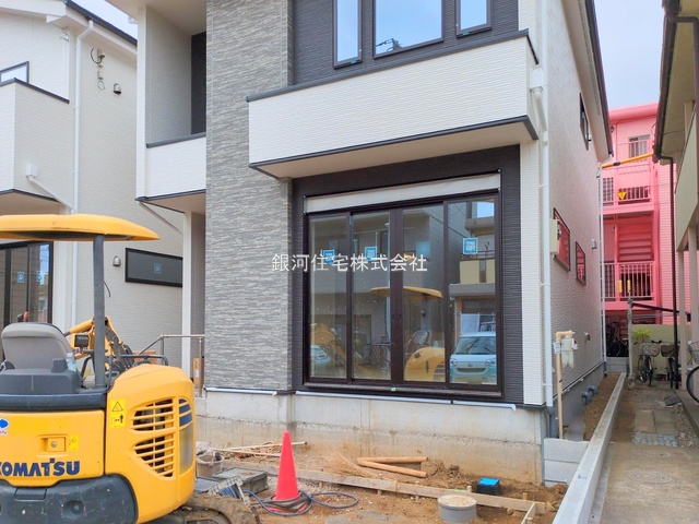 G00374952 千葉県船橋市習志野２丁目 新築一戸建て 4099万円 土地面積118.71m² (約35.90坪) 建物面積105.92m² (約32.04坪) 間取り３ＳＬＤＫ 築年月2025年08月【外観5】