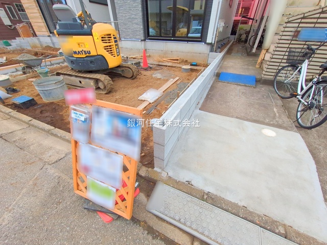 G00374952 千葉県船橋市習志野２丁目 新築一戸建て 4099万円 土地面積118.71m² (約35.90坪) 建物面積105.92m² (約32.04坪) 間取り３ＳＬＤＫ 築年月2025年08月【外観9】