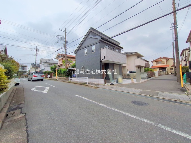 G00375247 千葉県船橋市丸山３丁目 新築一戸建て 3480万円 土地面積95.11m² (約28.77坪) 建物面積92.74m² (約28.05坪) 間取り３ＬＤＫ 築年月2025年03月(築１年以内)【外観3】