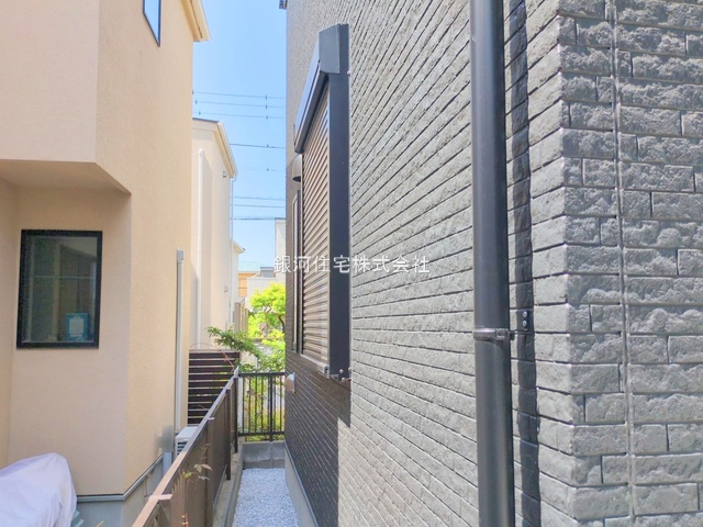 G00375252 神奈川県茅ヶ崎市中海岸４丁目 新築一戸建て 4880万円 土地面積96.64m² (約29.23坪) 建物面積92.30m² (約27.92坪) 間取り４ＬＤＫ 築年月2025年03月(築１年以内)【外観4】